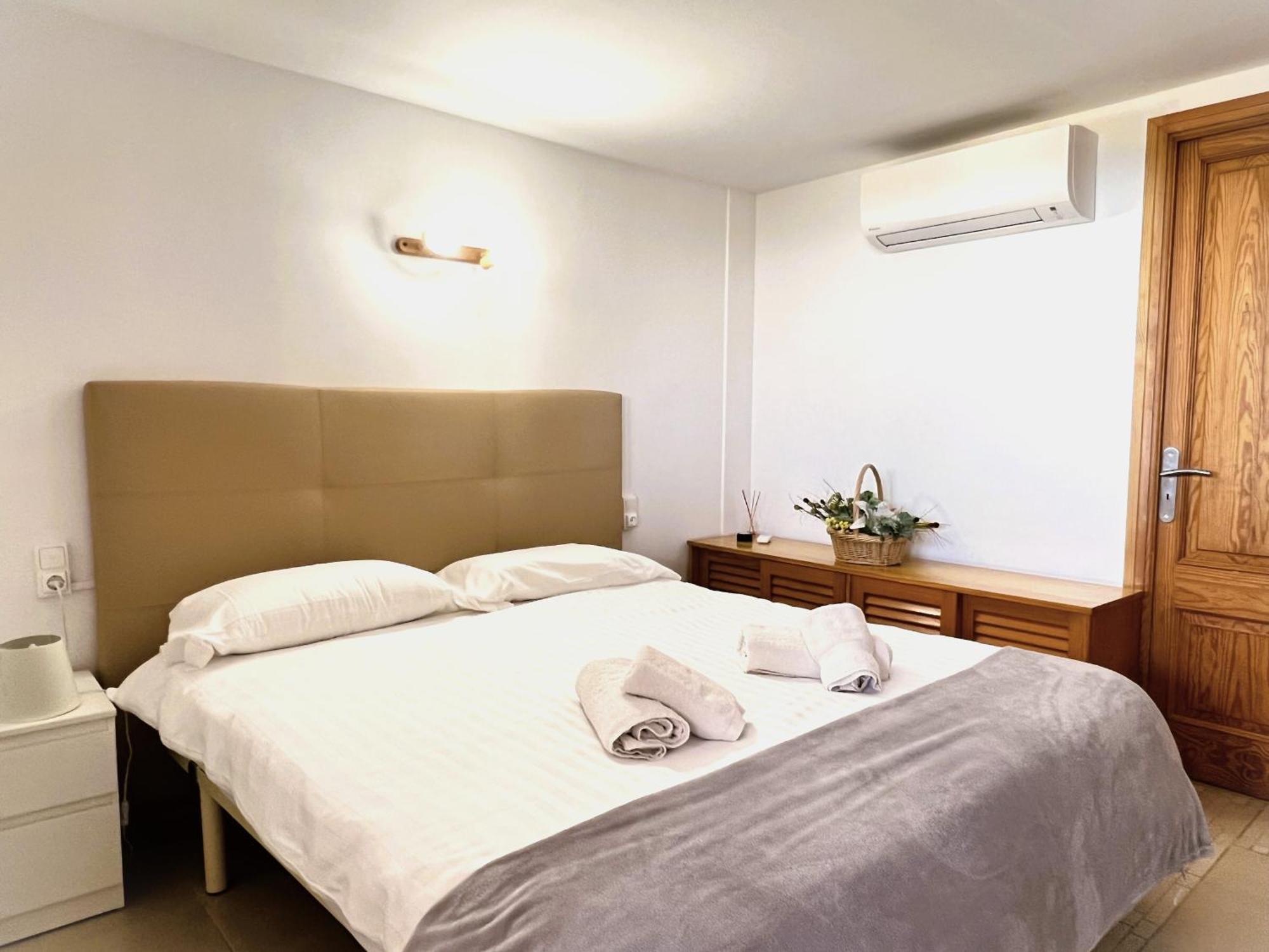 Apartamento Playa De Los Pinos Алькудия Экстерьер фото